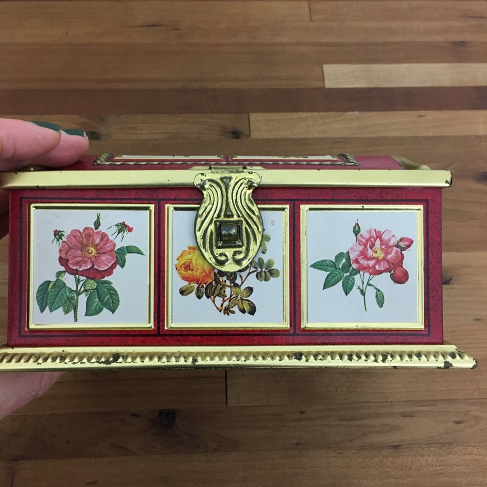 Vintage Linette Candy Tin Trinket Storage Box - Picture 9 of 16